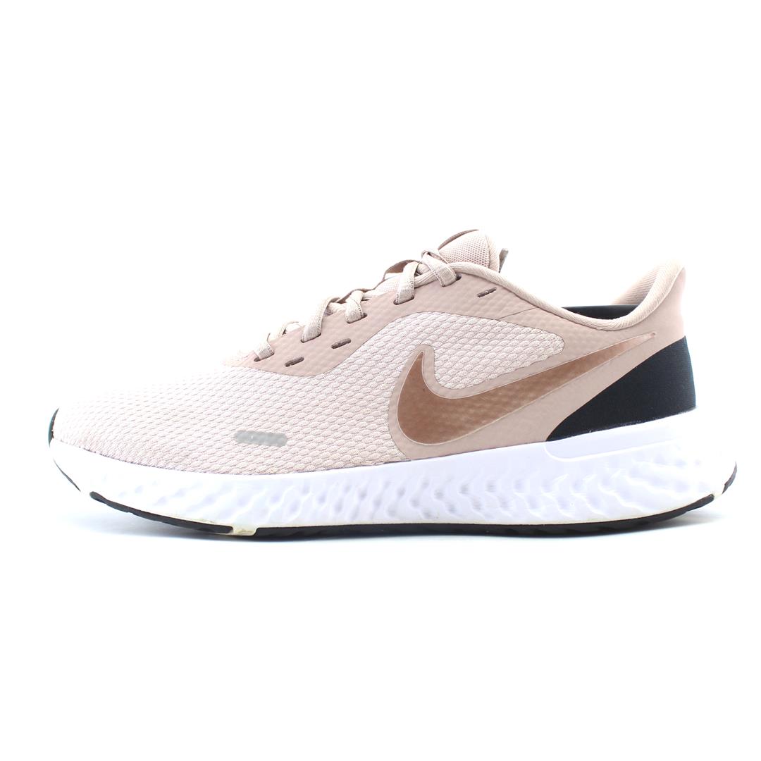 NIKE REVOLUTION 5