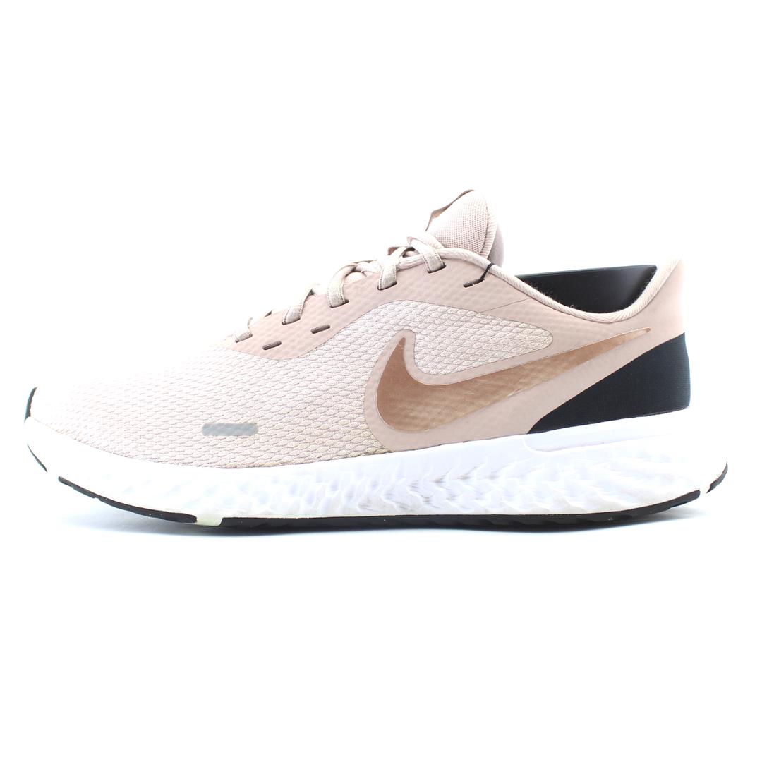 NIKE REVOLUTION 5