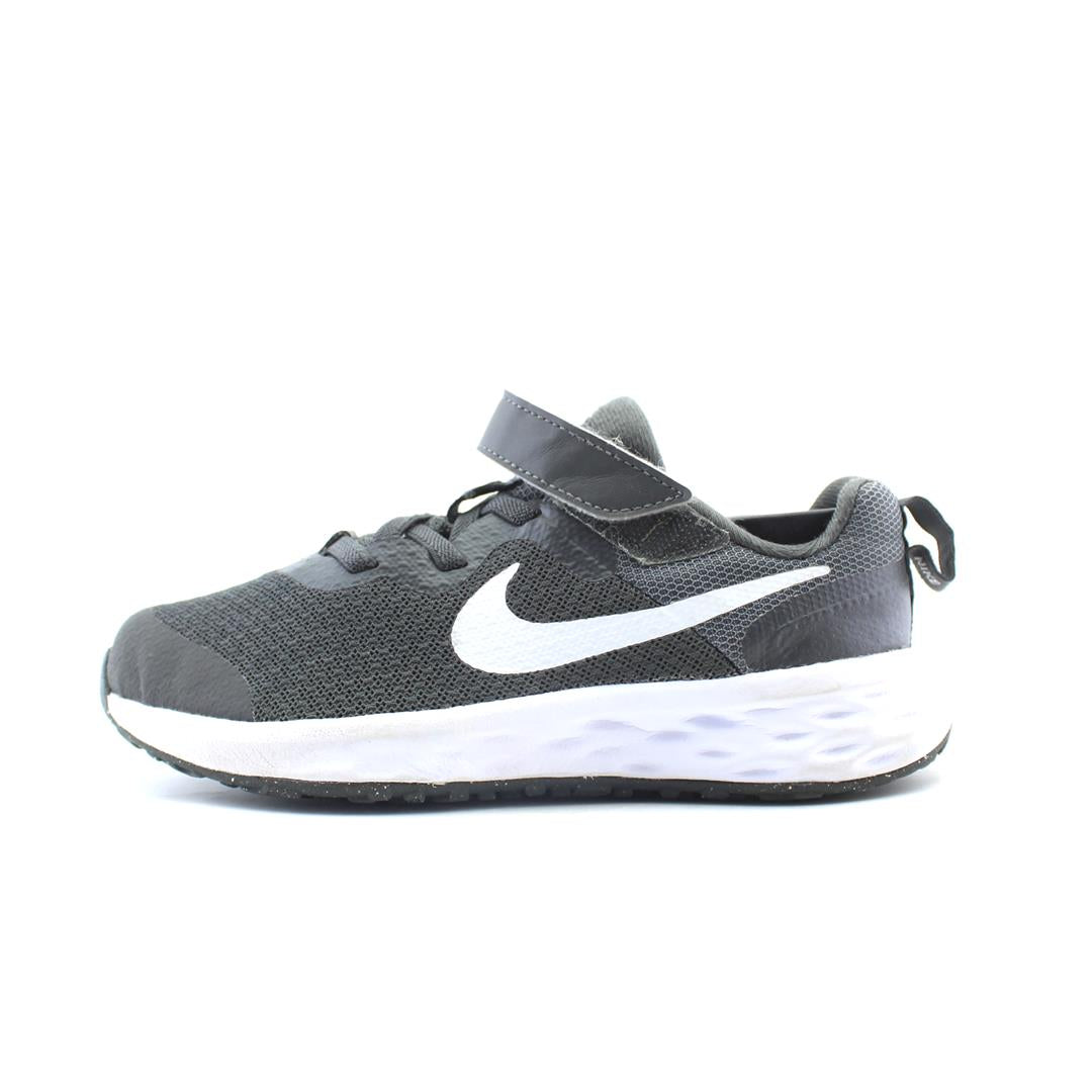 NIKE REVOLUTION 6