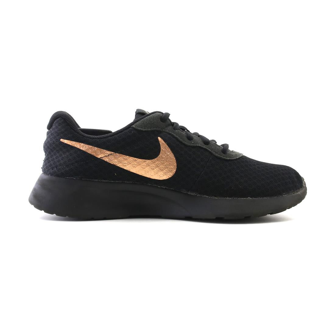 nike tanjun sneaker