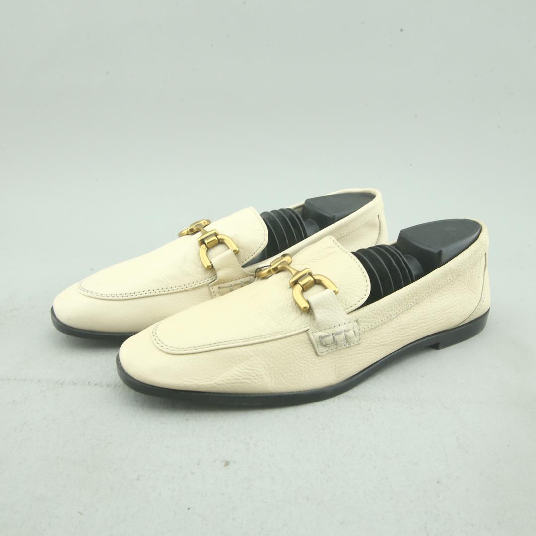 ZARA. .