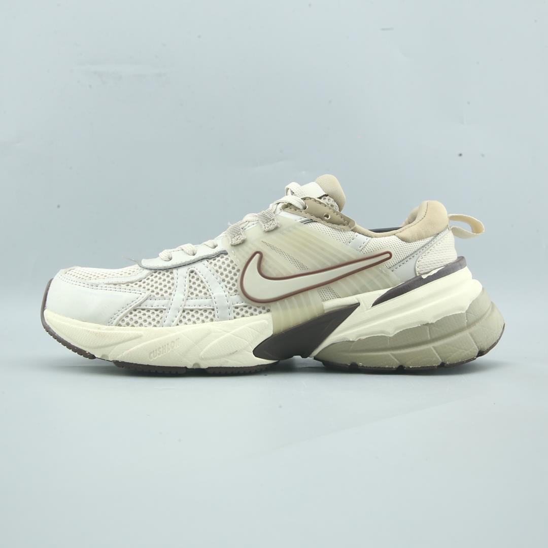 NIKE  V2K RUN