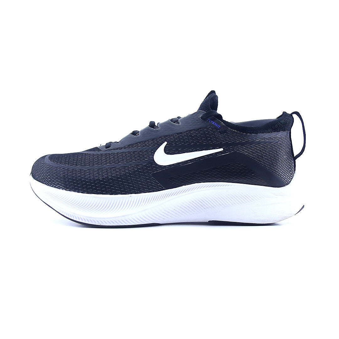 NIKE ZOOM FLY 4