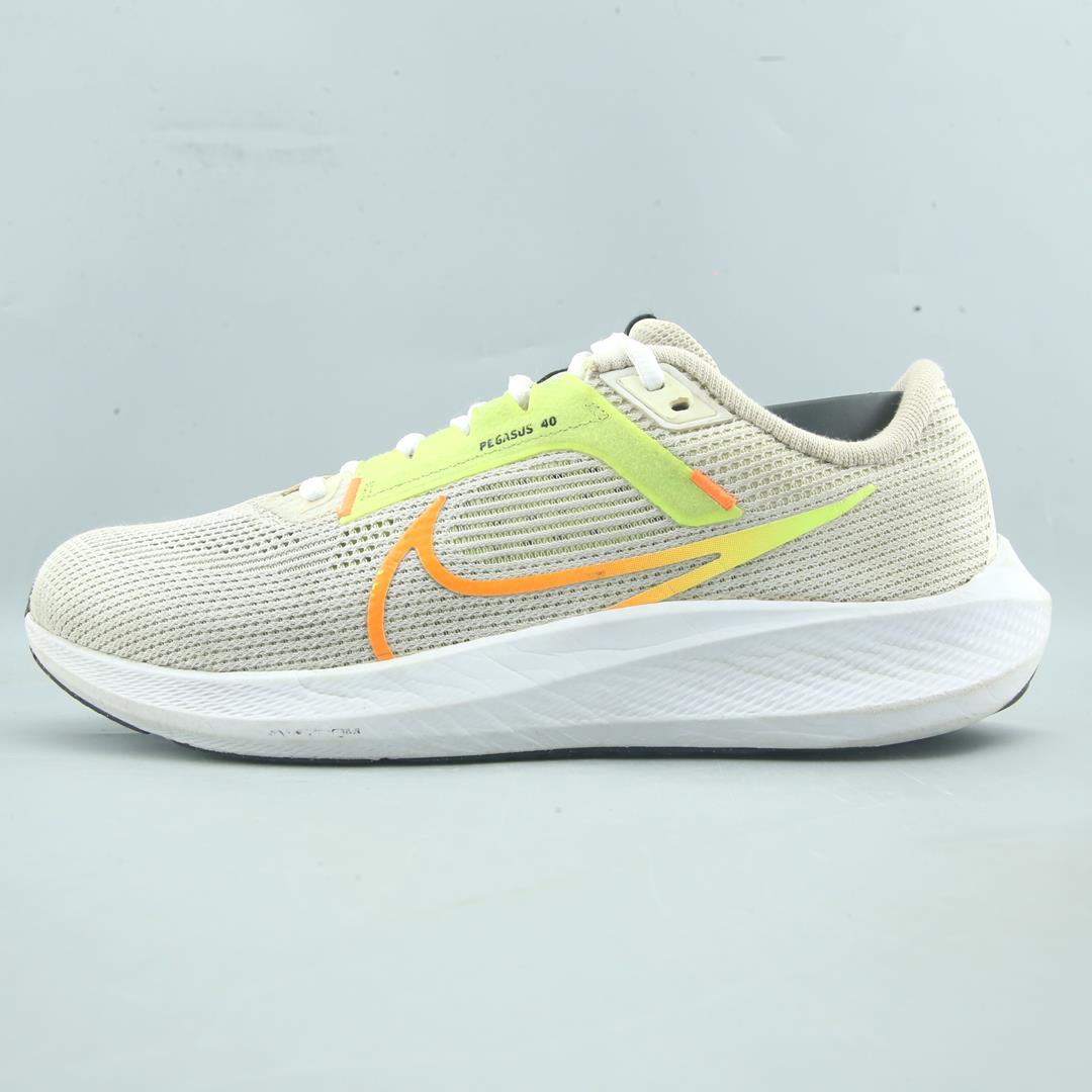NIKE  AIR ZOOM PEGASUS 40