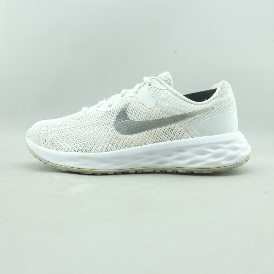 NIKE REVOLUTION 6