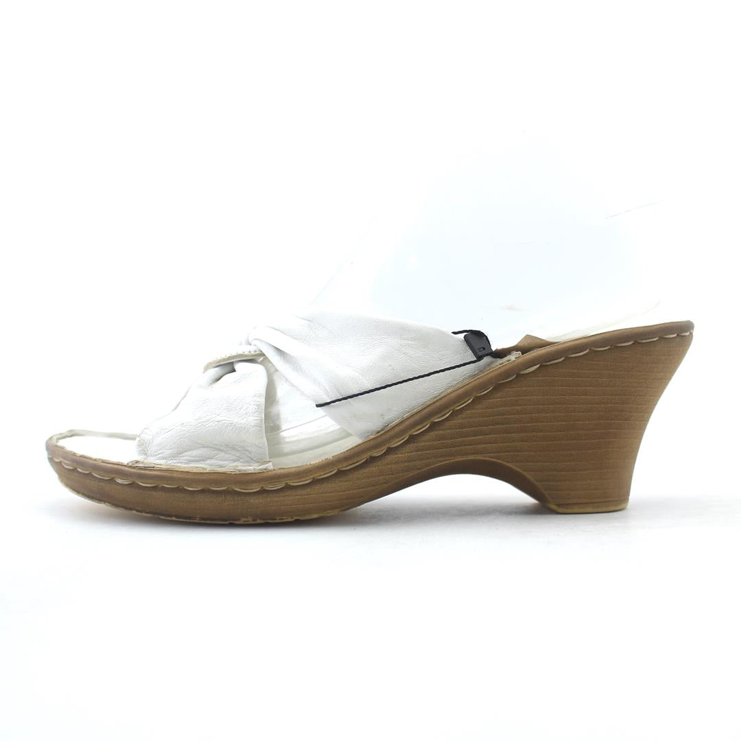 CLARKS .