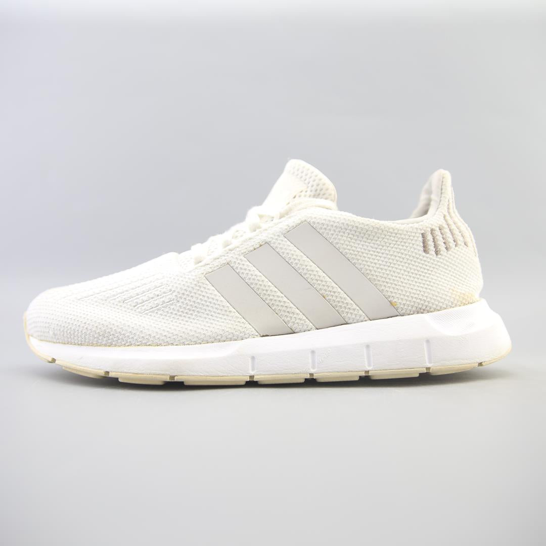 ADIDAS SWIFT RUN