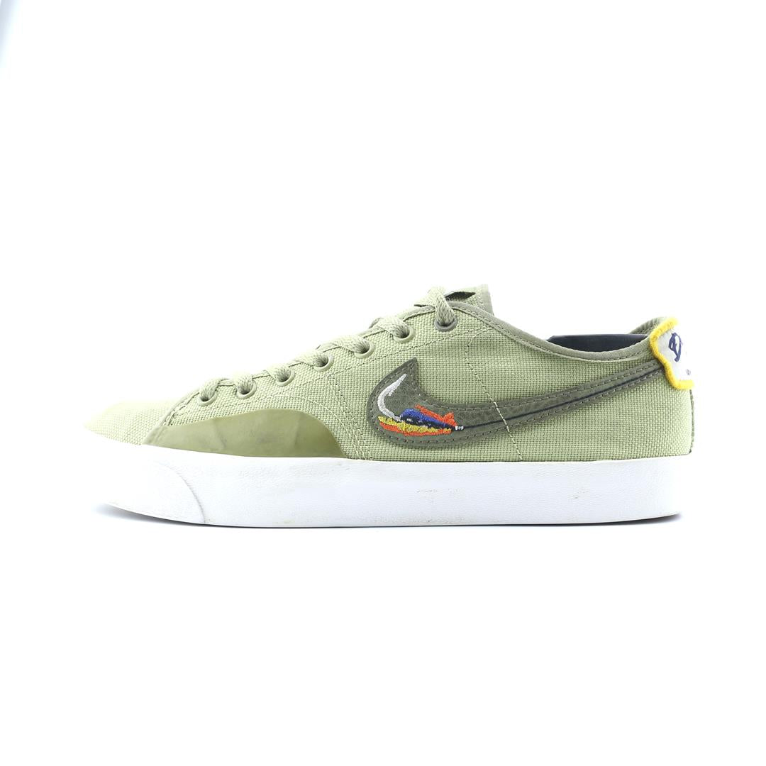 NIKE SB BLAZER COURT