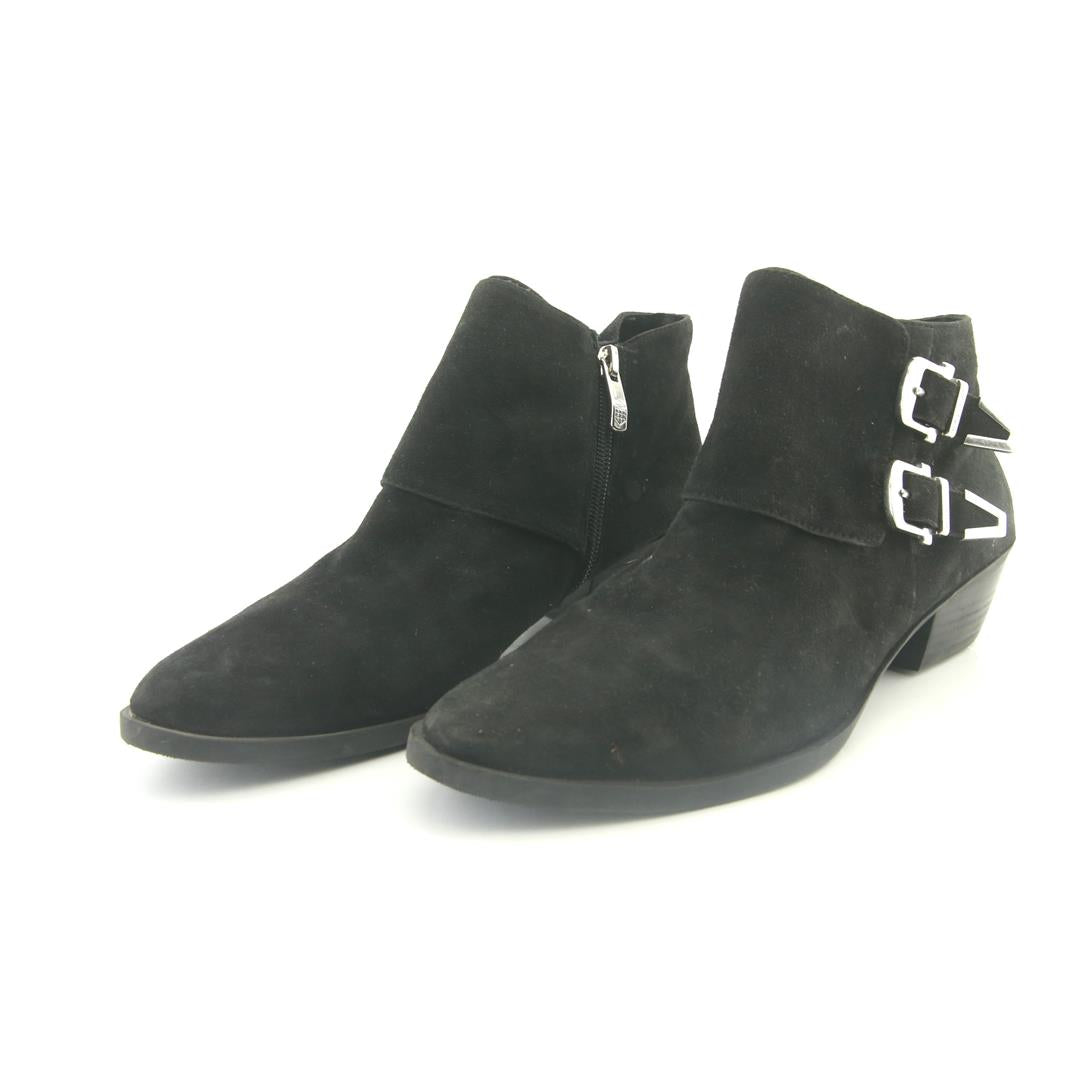 VINCE CAMUTO .