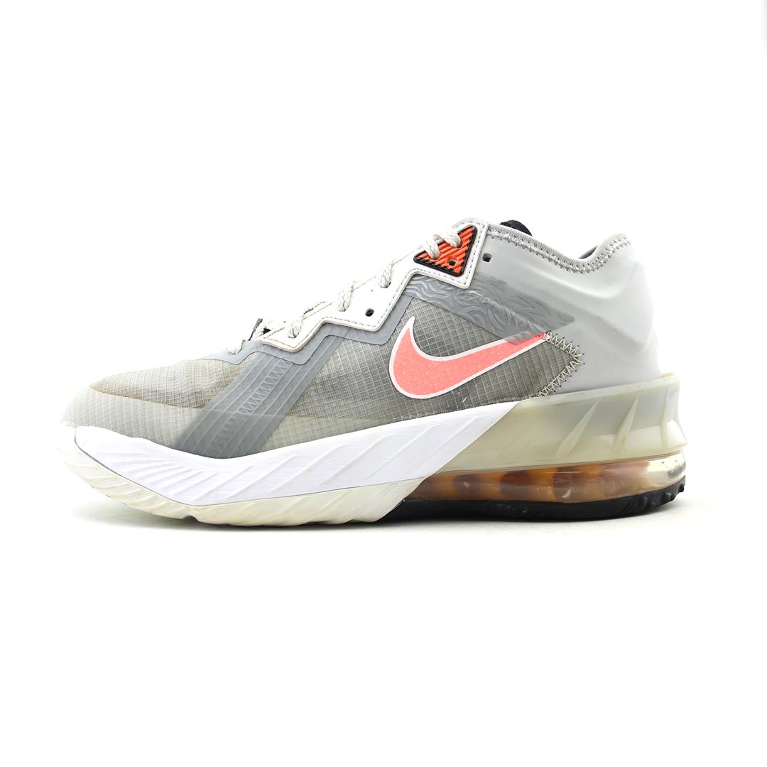 NIKE LEBRON 18 LOW