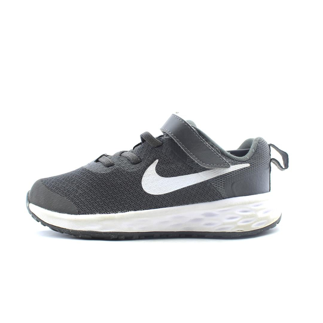 NIKE REVOLUTION 6