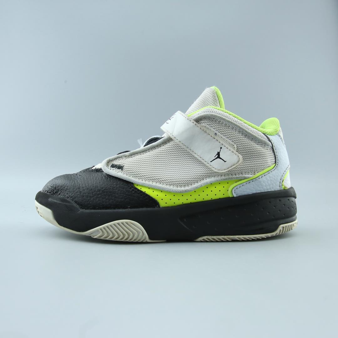 JORDAN MAX AURA 4