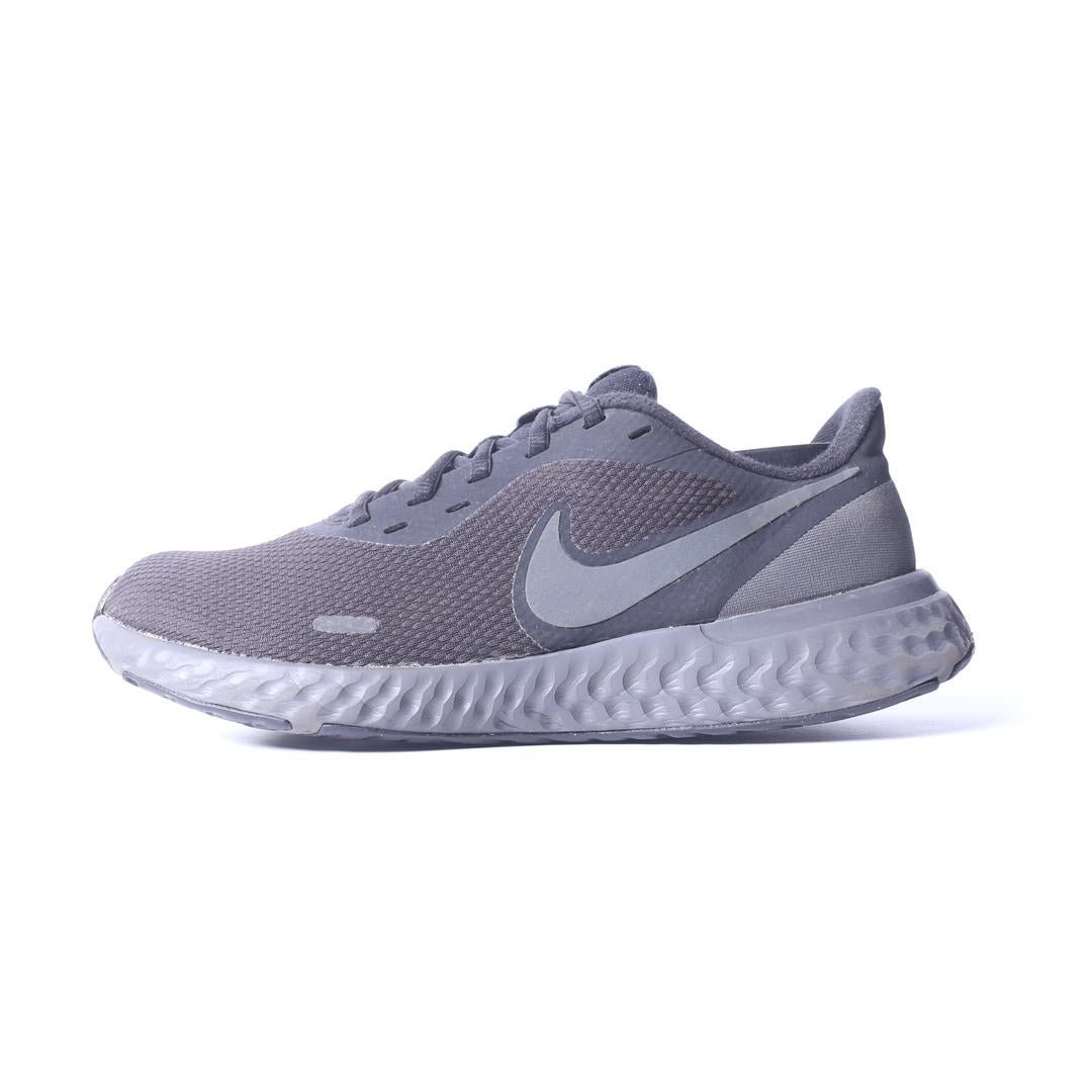 NIKE  REVOLUTION 5