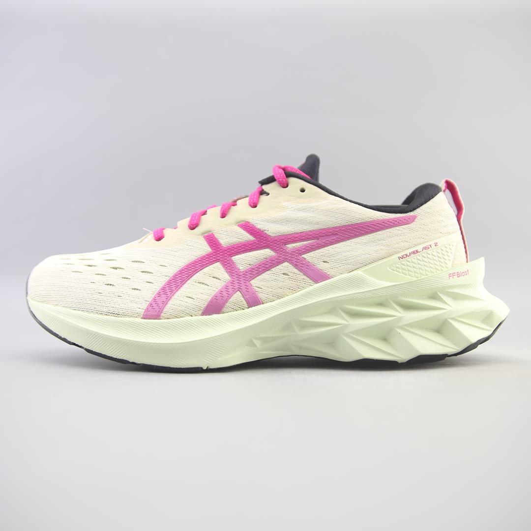 ASICS NOVABLAST 2