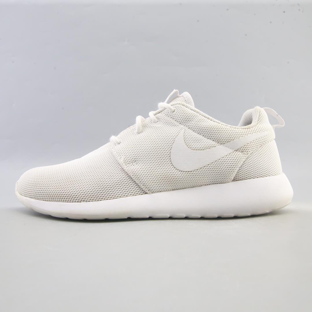 NIKE ROSHE ONE