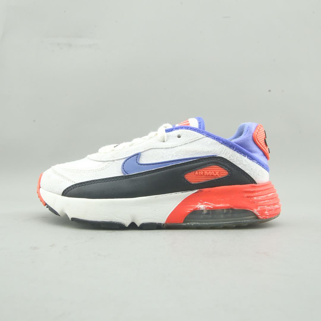 NIKE AIR MAX 2090
