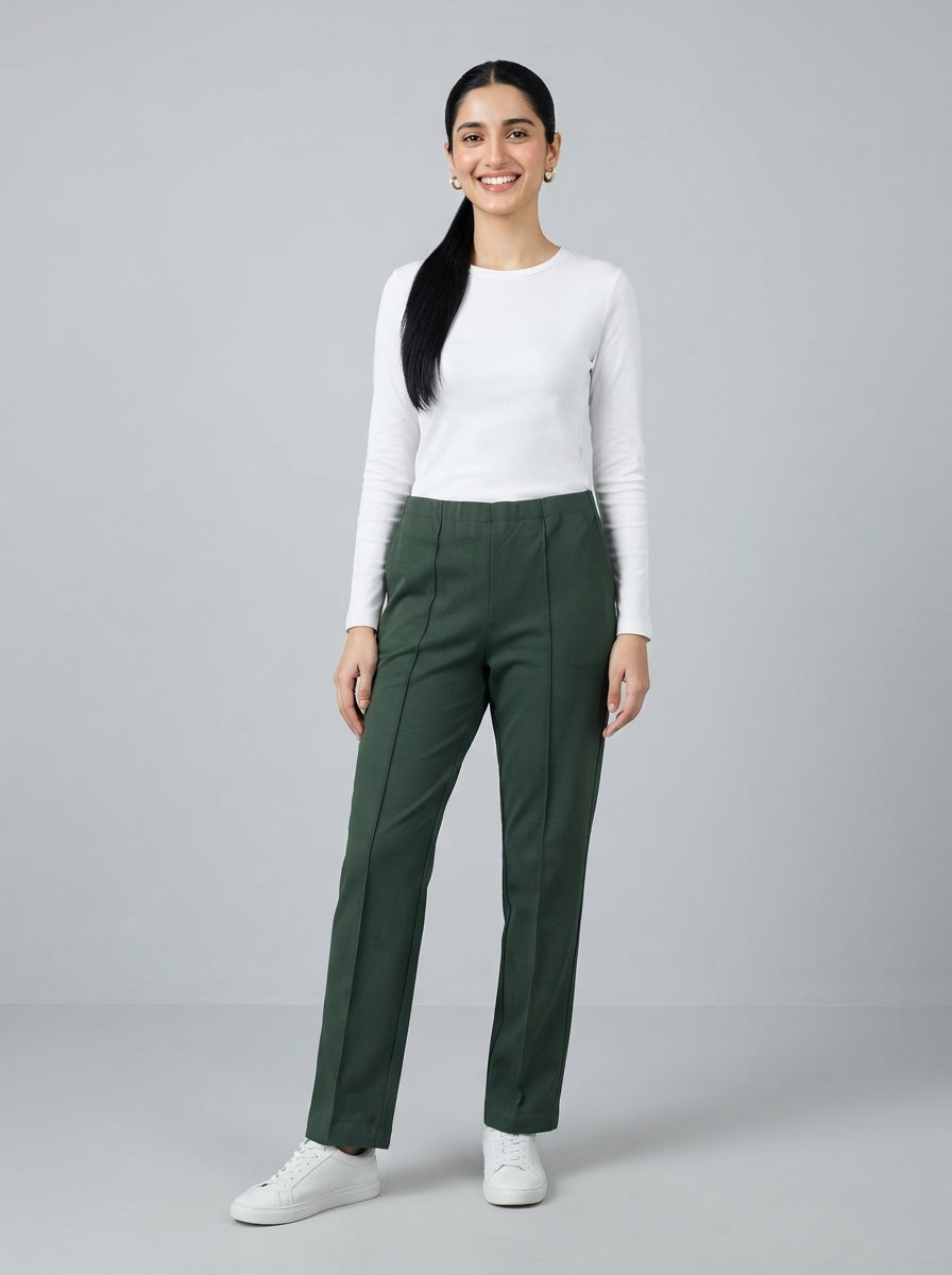 Preloved Banana Republic women's casual trouser, size L, worn by a model, styled