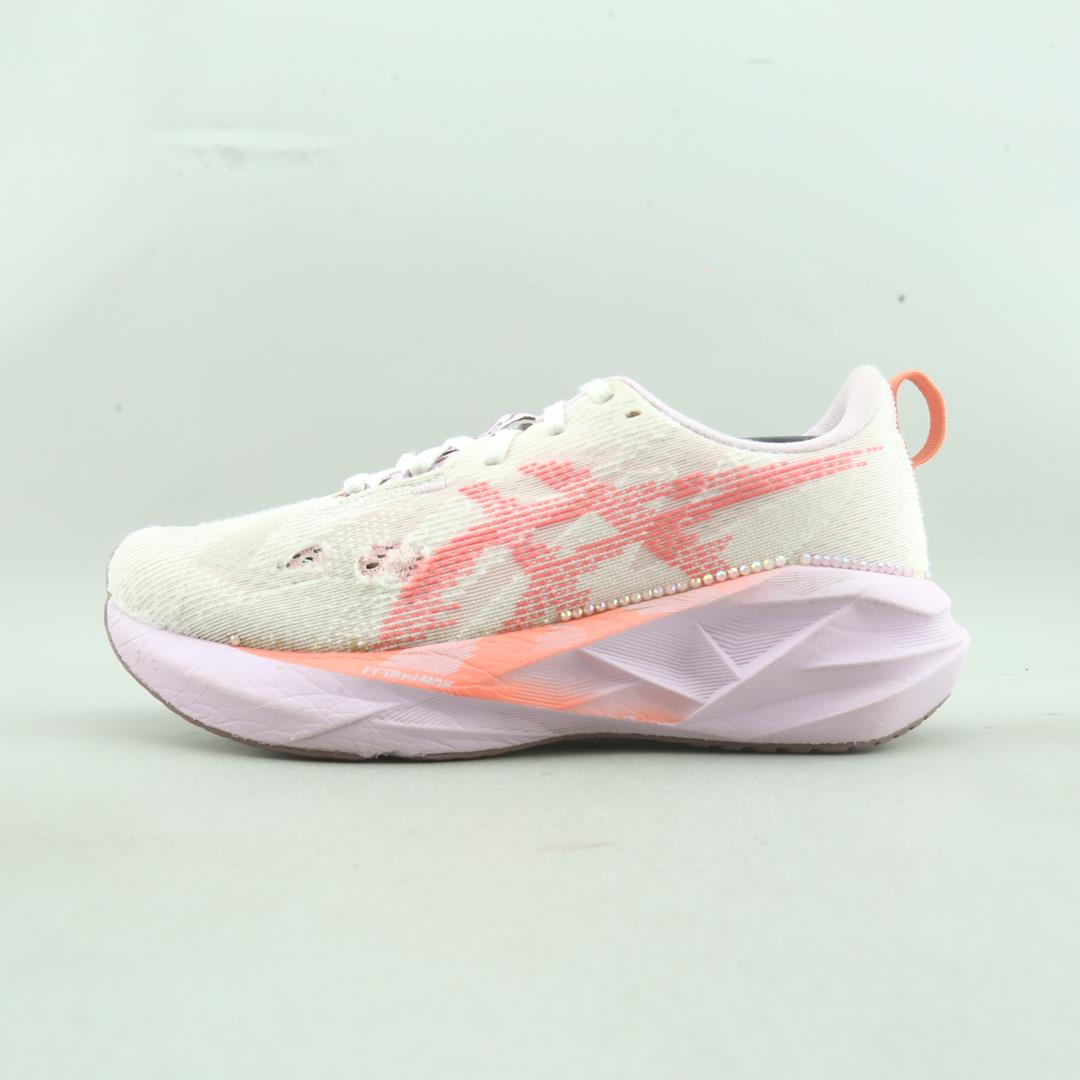 ASICS NOVABLAST 5