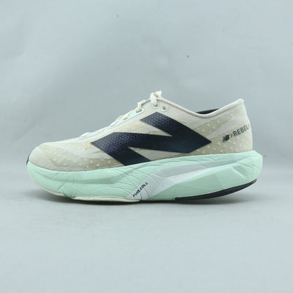 NEW BALANCE FUELCELL REBEL V4