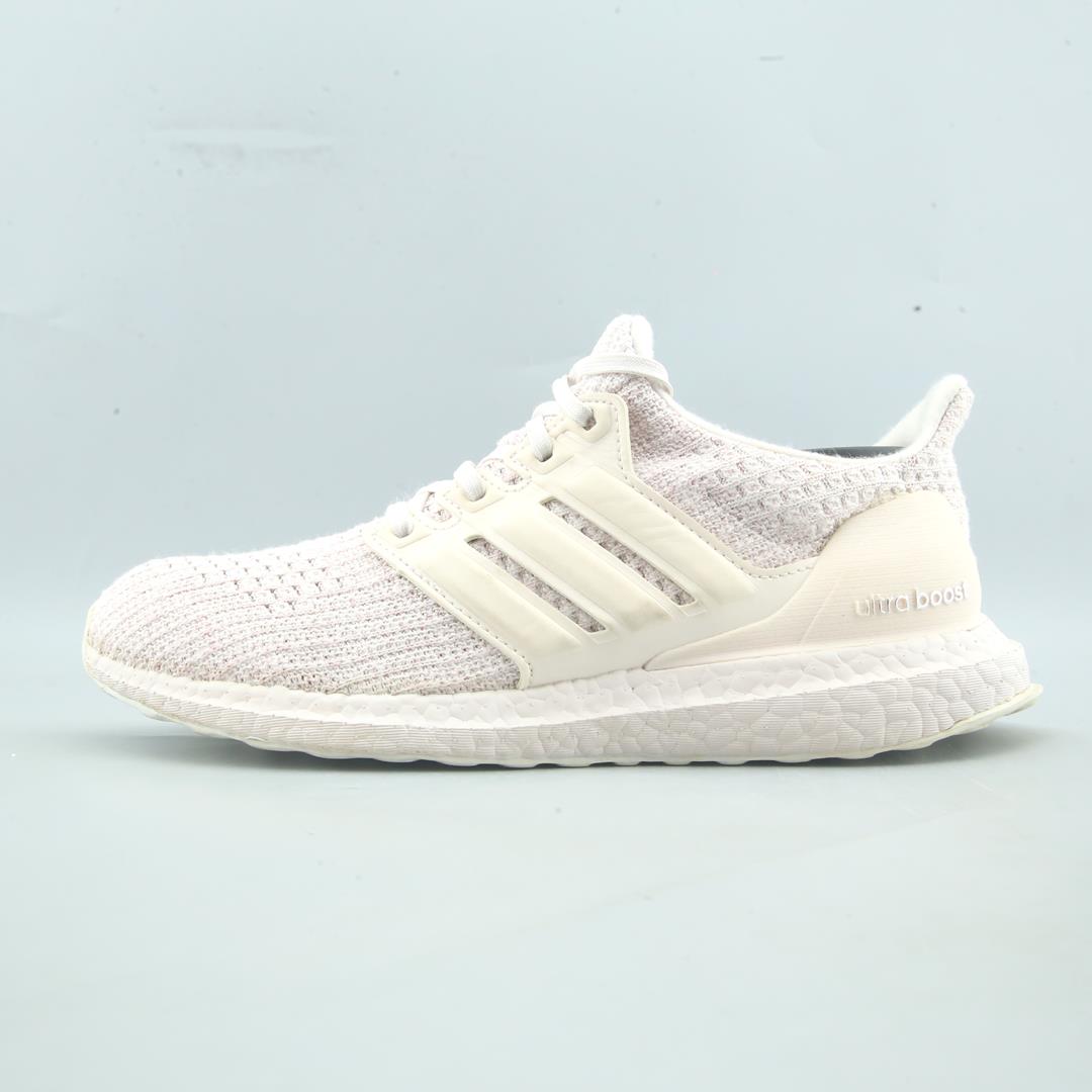 ADIDAS ULTRA BOOST
