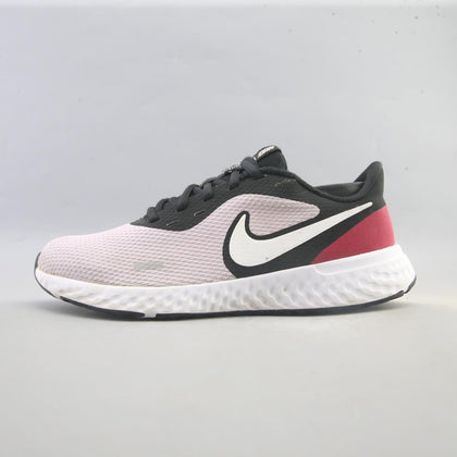 NIKE REVOLUTION 5