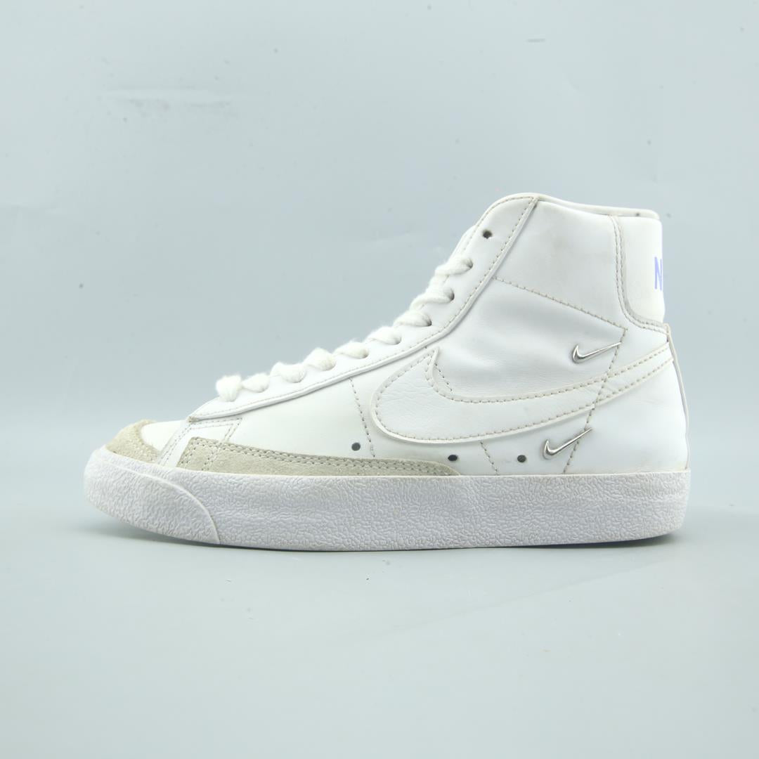 NIKE  BLAZER MID 77