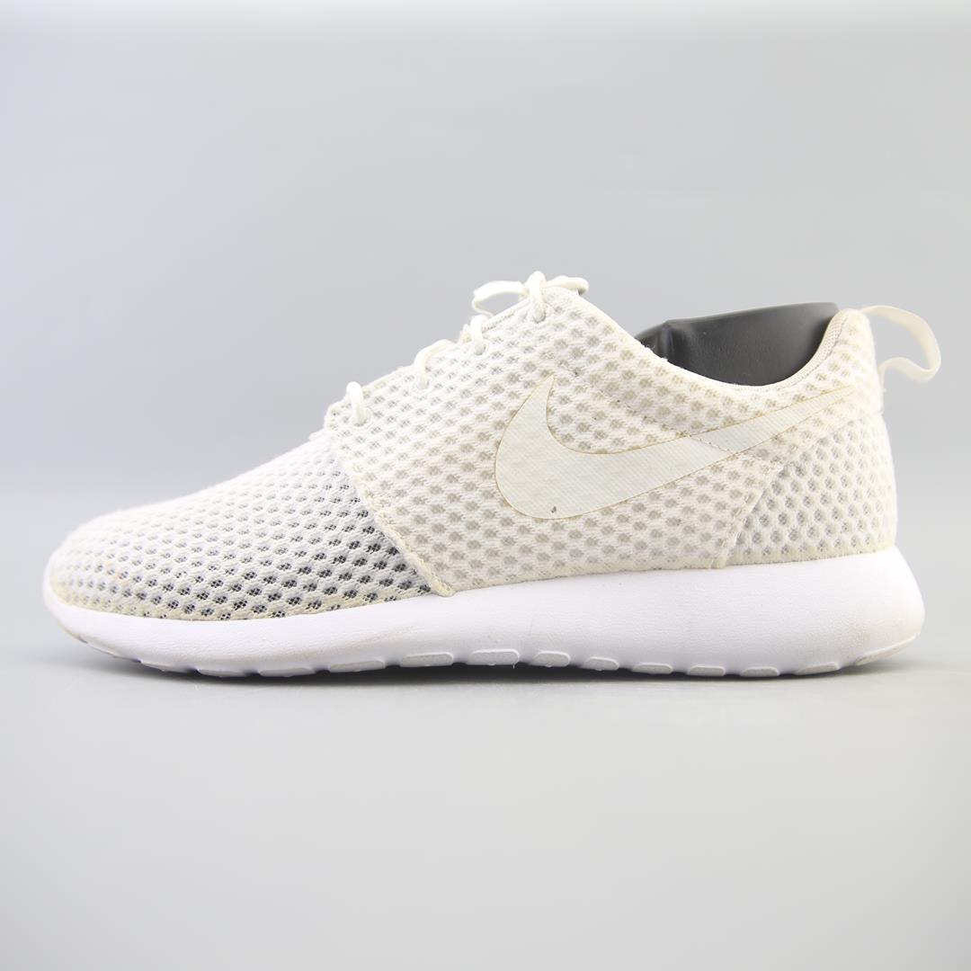 NIKE ROSHE ONE