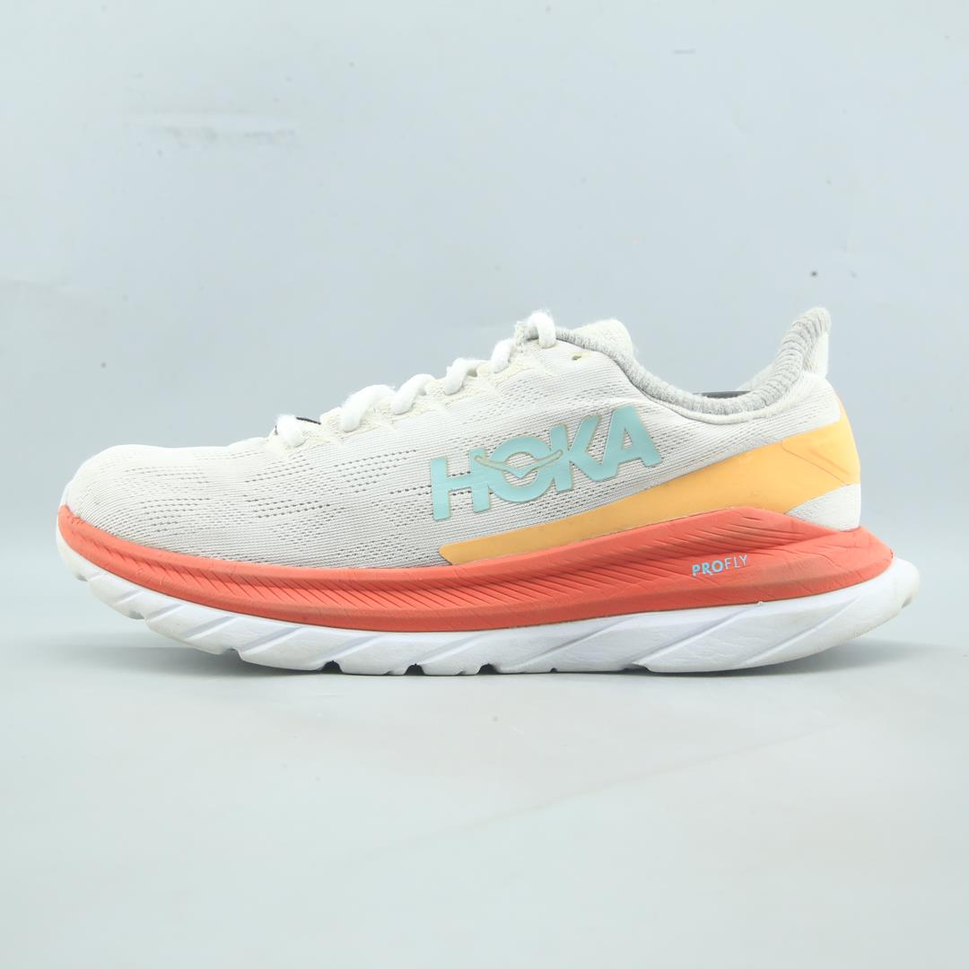 HOKA ONE ONE MACH 4