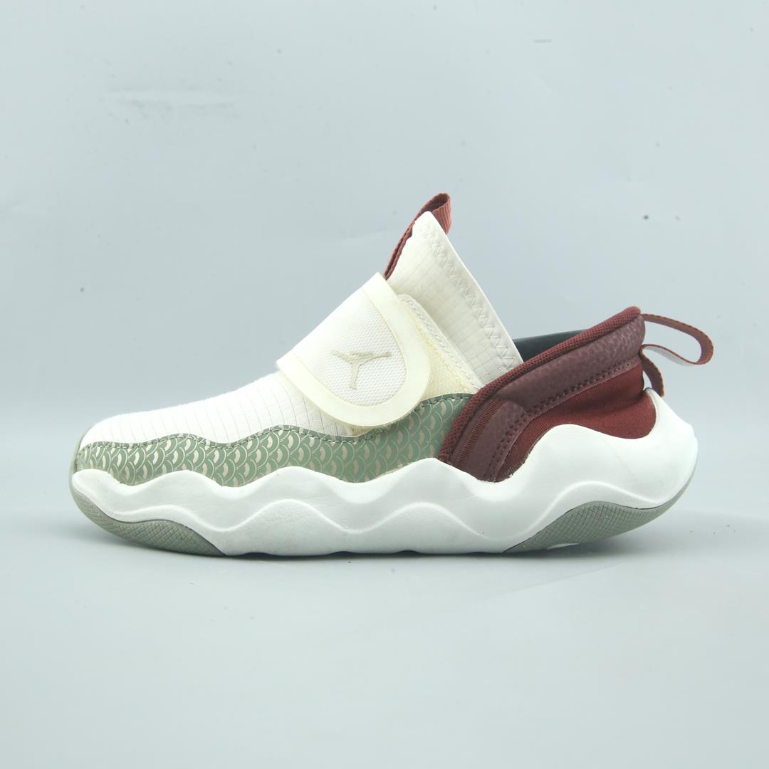 JORDAN 23/7