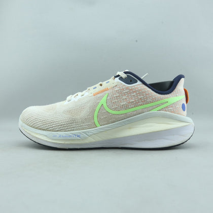 NIKE  VOMERO 17