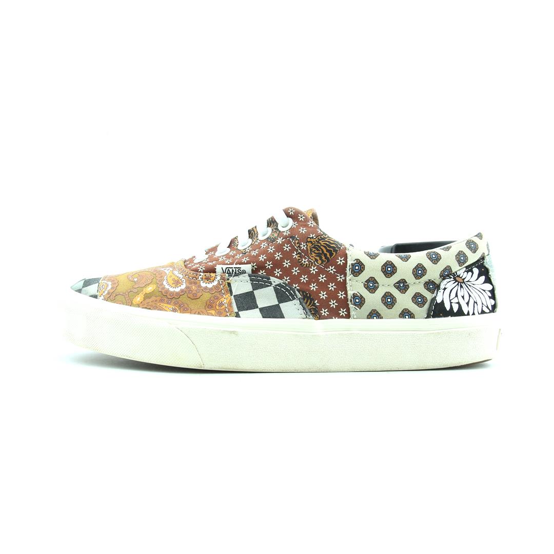 VANS AUTHENTIC