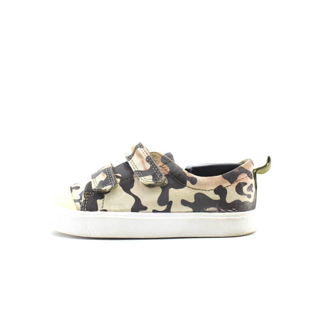 CLARKS .
