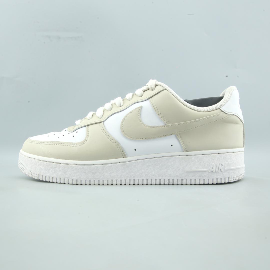 NIKE AIR FORCE 1 '07