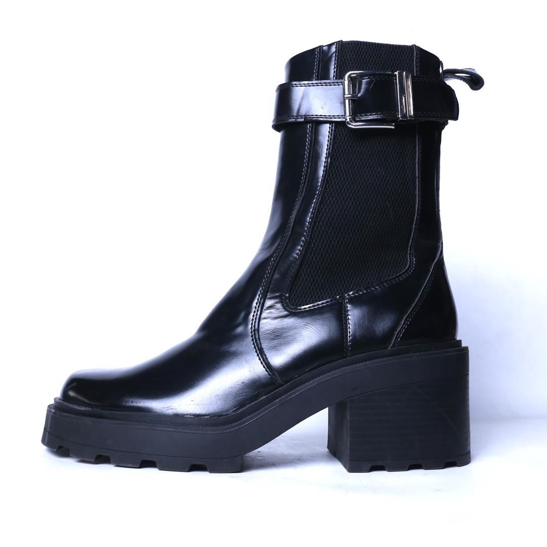 ZARA. .