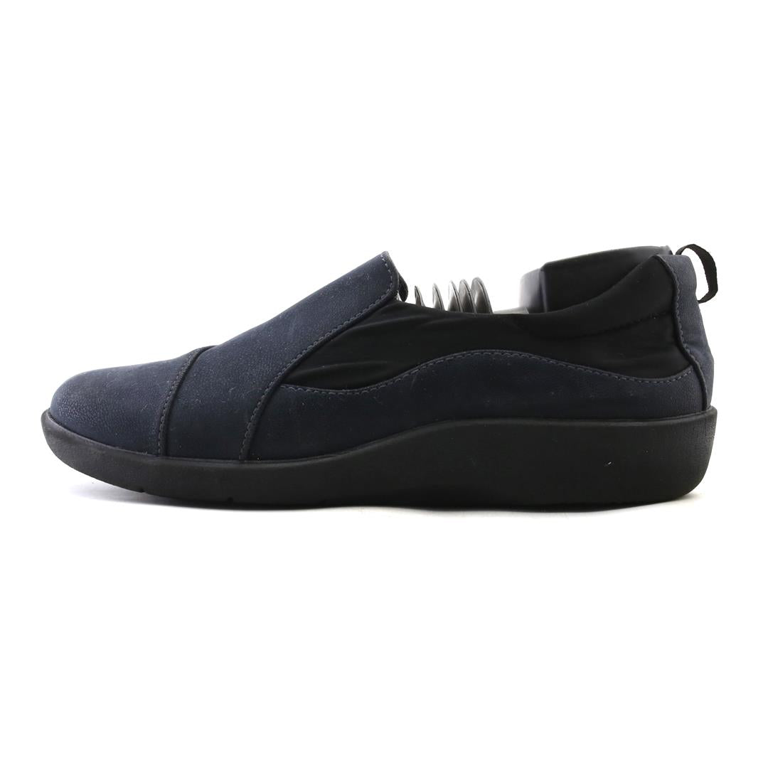 CLARKS CLOUDSTEPPERS