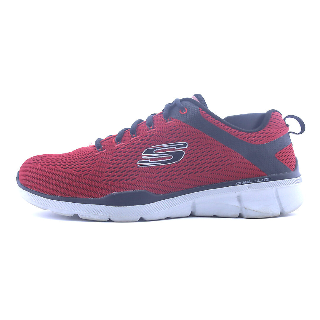 SKECHERS RELAXED FIT