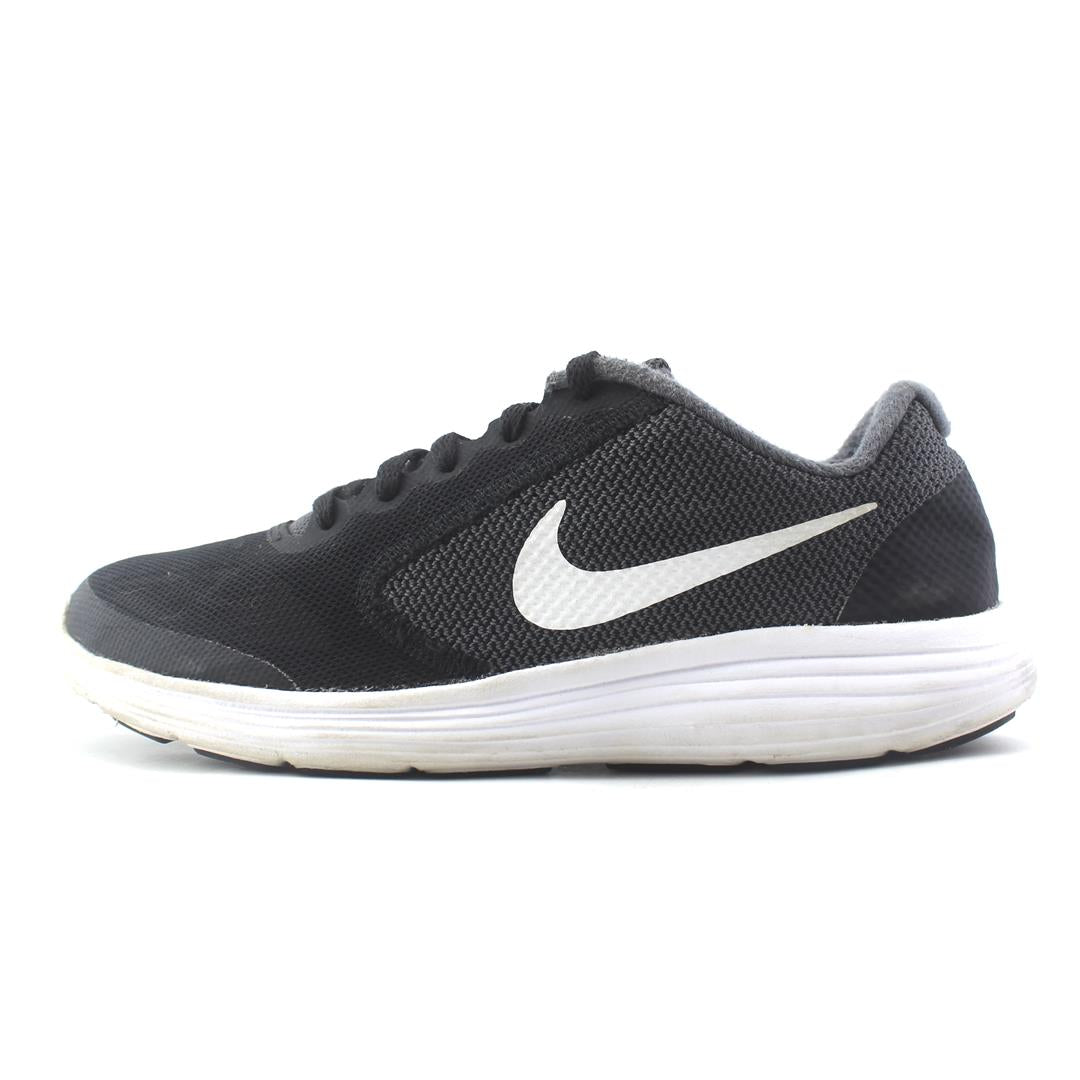NIKE REVOLUTION 3