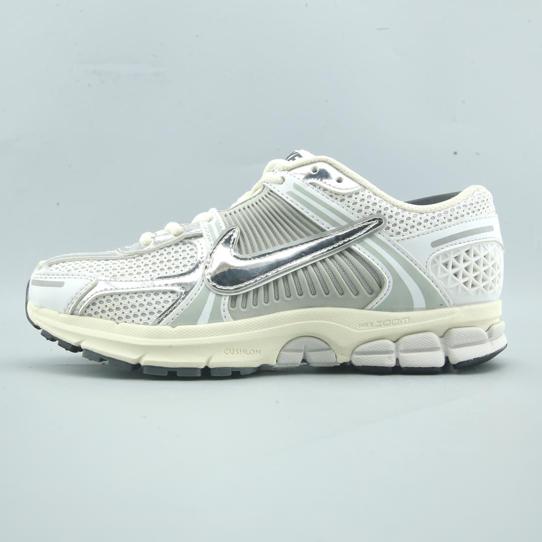 NIKE ZOOM VOMERO 5