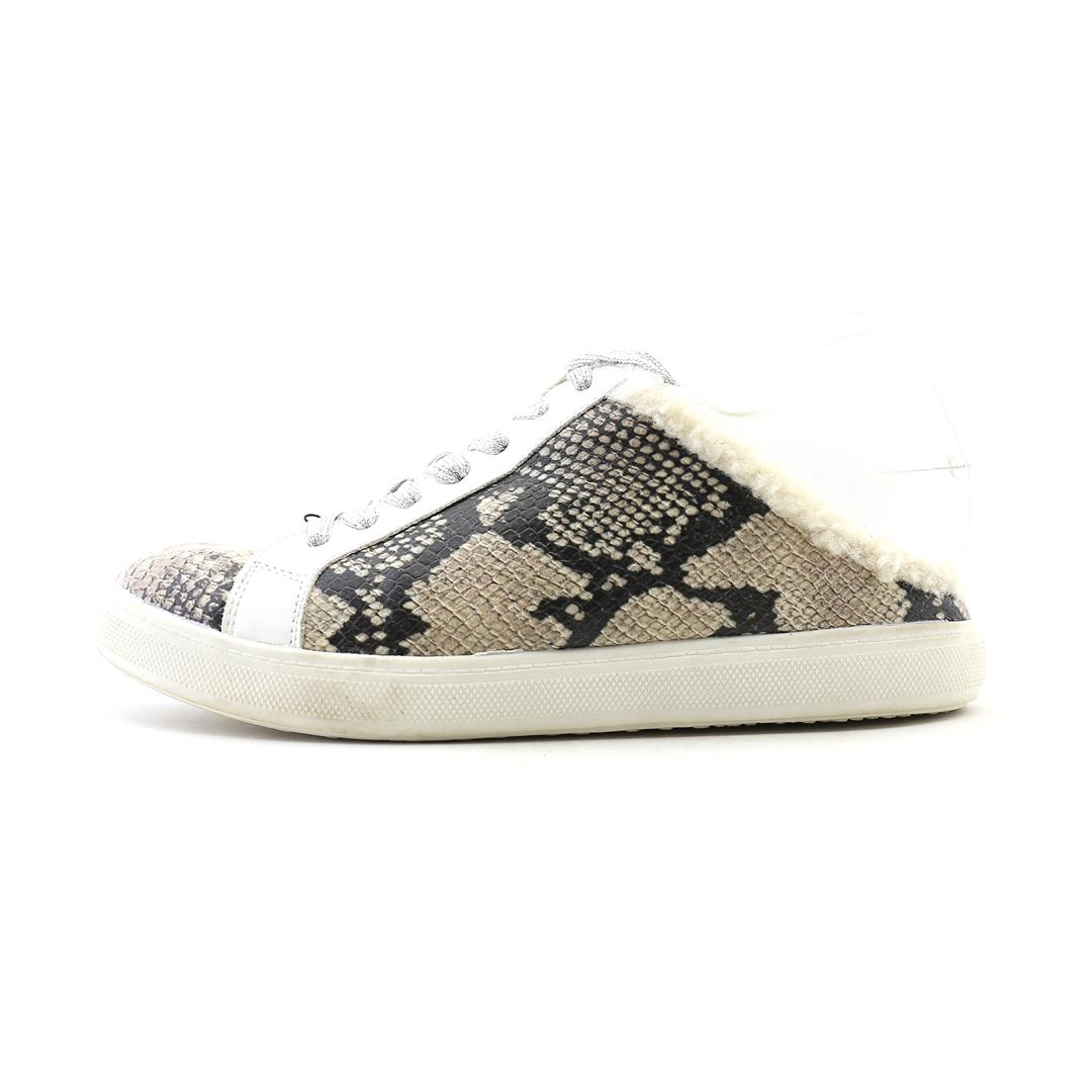STEVE MADDEN .