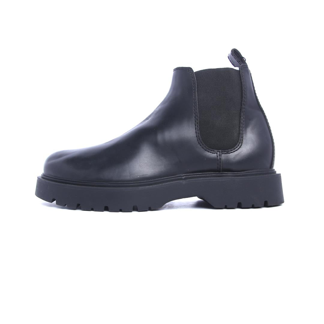 ZARA. .