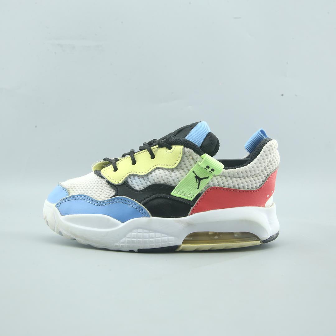 NIKE MA2
