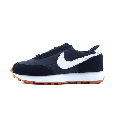 NIKE DAYBREAK