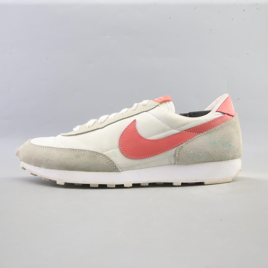NIKE DAYBREAK