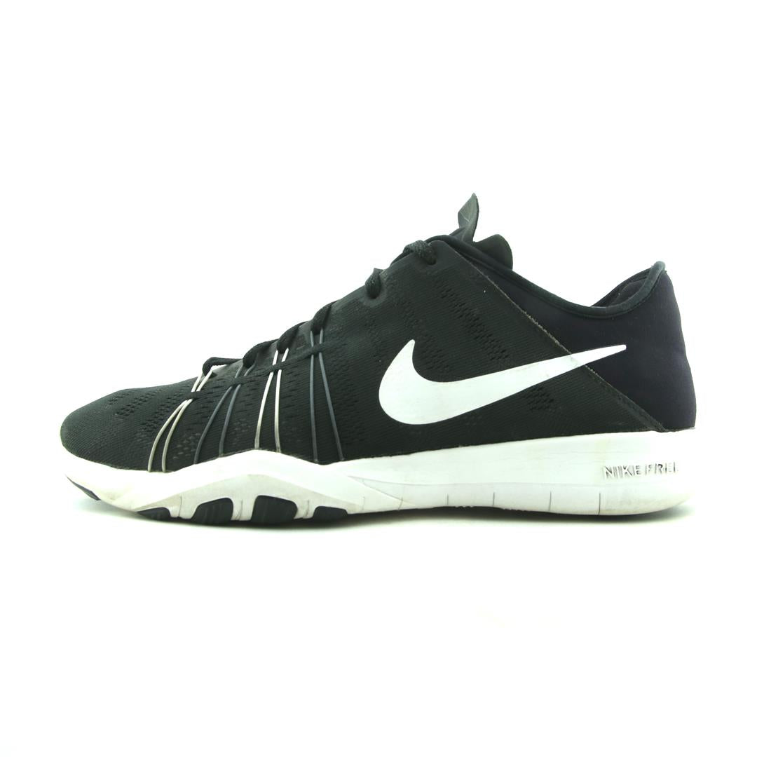 NIKE FREE TR 6