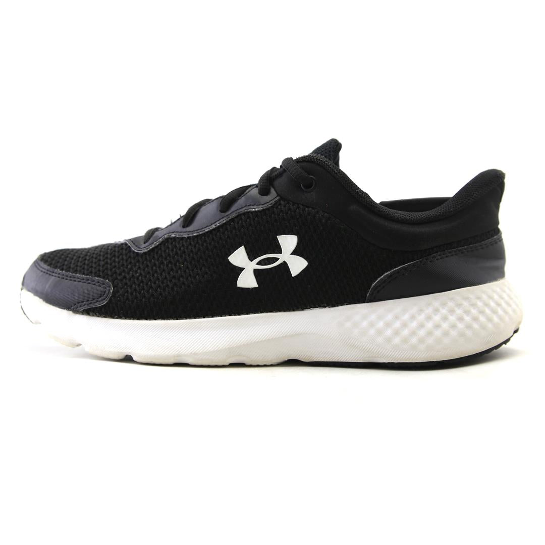 UNDER ARMOUR CHARGED ESCAPE 4