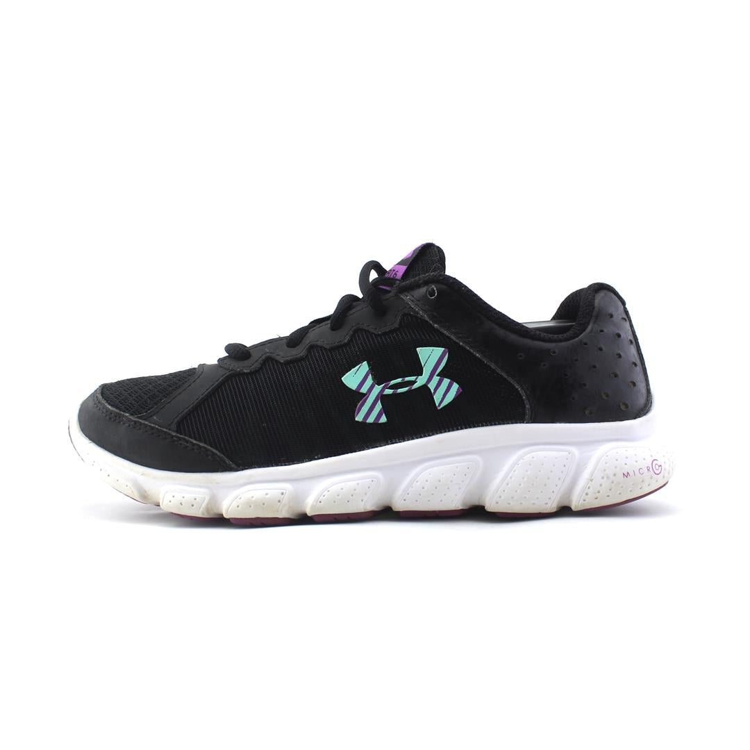 UNDER ARMOUR ASSERT 9