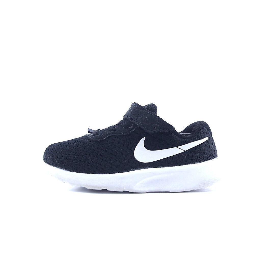 NIKE TANJUN