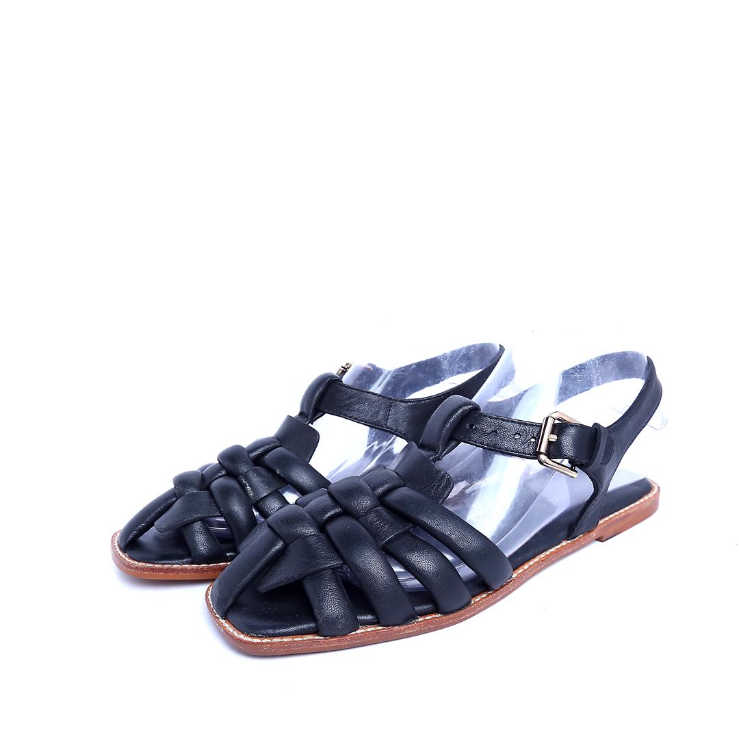 ZARA. .