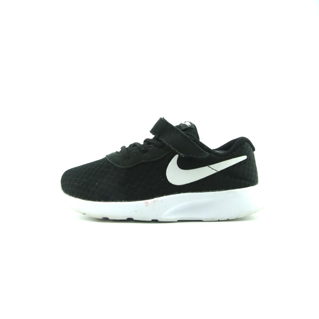 NIKE TANJUN