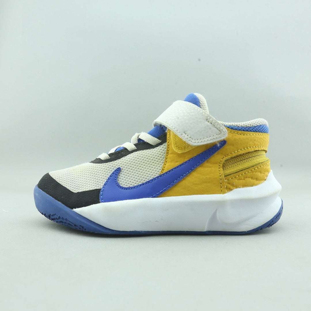 NIKE TEAM HUSTLE D 10 FLYEASE